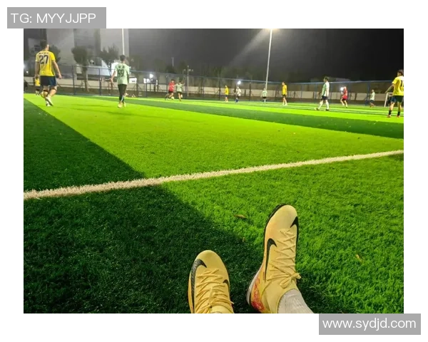 球星高清图展现绿茵激情震撼瞬间感受足球世界非凡魅力